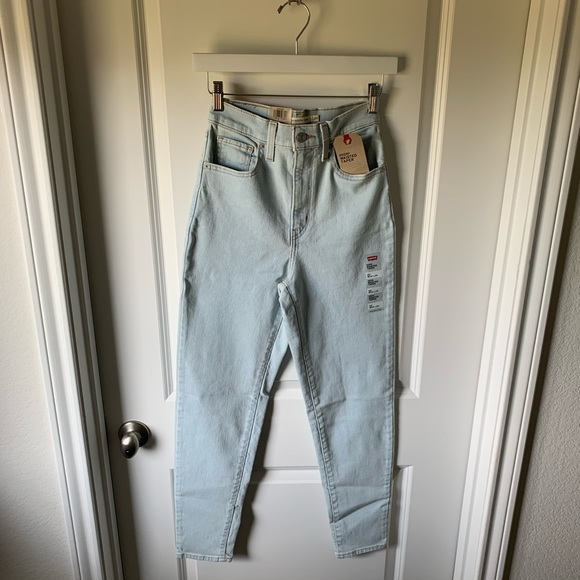 SALE! ⭐️ Levi’s High Waisted tapered leg jean light vintage - Picture 8 of 13